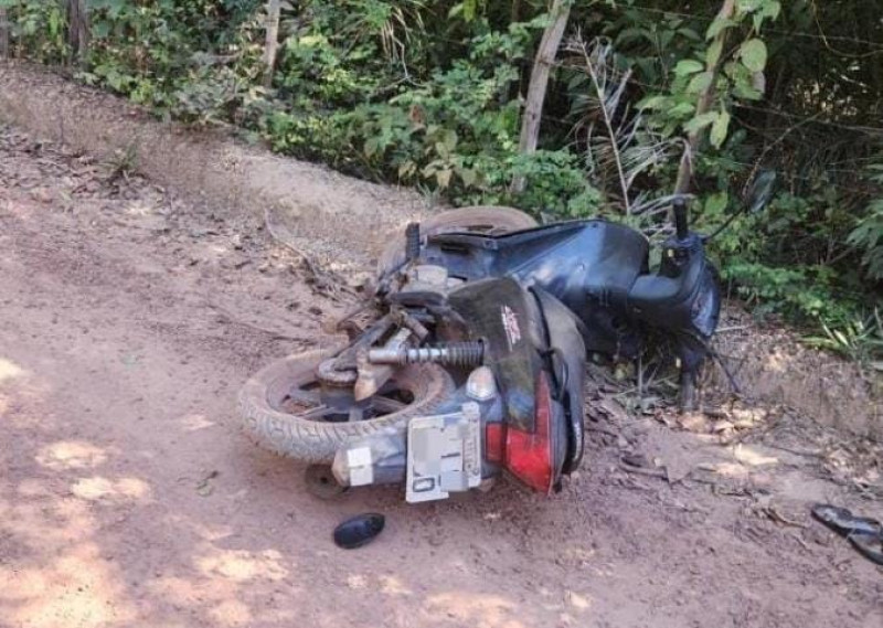 Vítima estava em uma moto, quando foi atingida pelos disparos. - (Divulgação / PM)