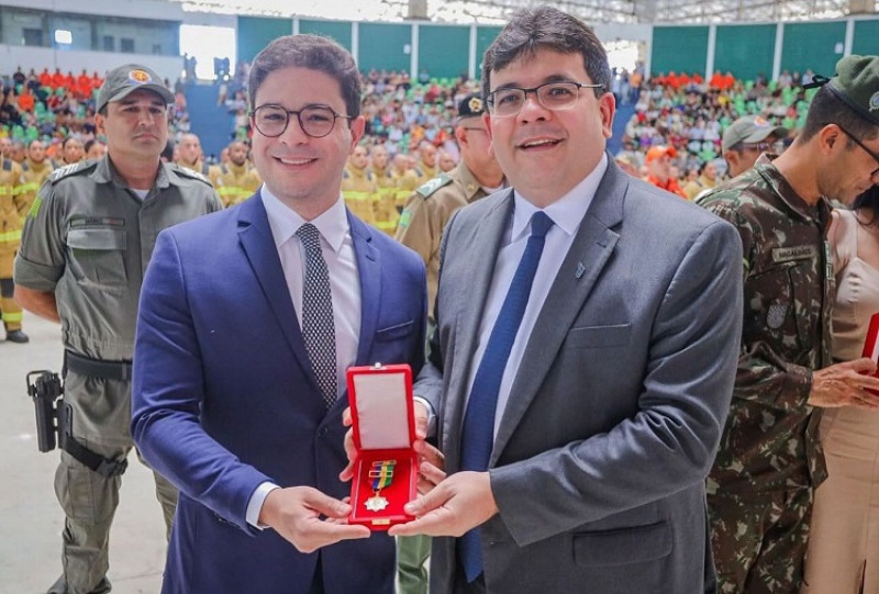 O Diretor de Assuntos Jurídicos do Gabinete do Governador Anderson Vieira foi agraciado com a Medalha "Imperador Dom Pedro II"