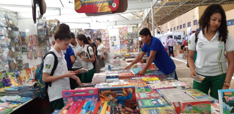 Cheques-livros: clubes de leituras serão implementados em escolas do Piauí