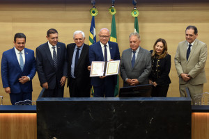 Proposição de Henrique Pires homenageia desembargadores federais com cidadania piauiense