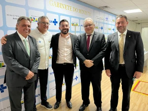 “Parnaíba deverá ser um polo de saúde no Piauí”, diz deputado Júlio Arcoverde