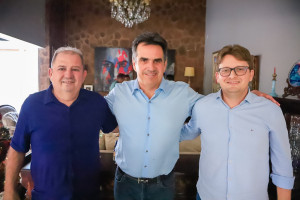 Ciro Nogueira recebe mais de 50 prefeitos e lideranças