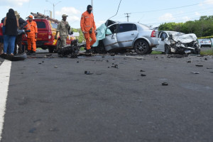 Colisão entre dois veículos deixa um morto na BR-343, em Teresina