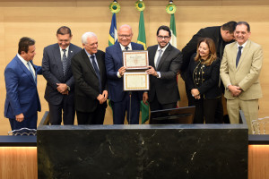 Proposição de Henrique Pires homenageia desembargadores federais com cidadania piauiense