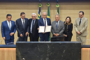 Proposição de Henrique Pires homenageia desembargadores federais com cidadania piauiense