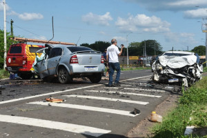 Colisão entre dois veículos deixa um morto na BR-343, em Teresina