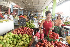 Frutas e verduras estão mais caras devido ao período chuvoso