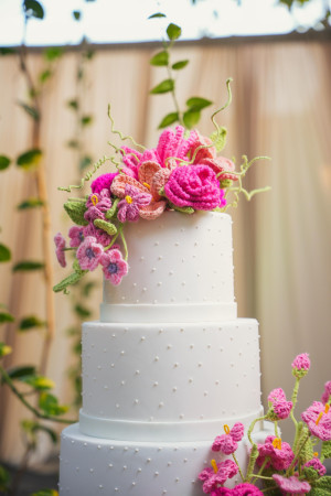 Mãe transforma tradição de crochê em decoração para o casamento da filha